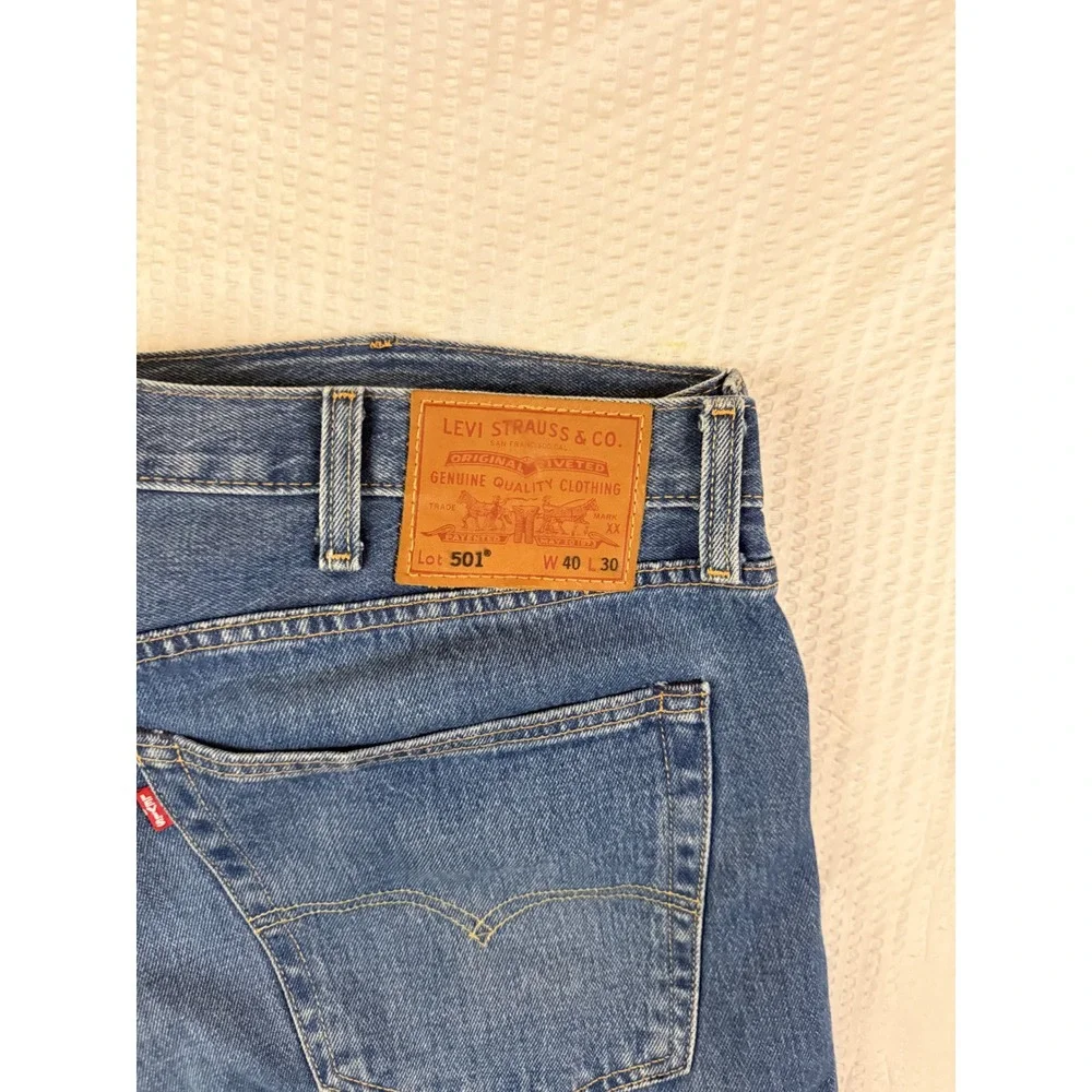 Levis 501 Original Fit Mens Jeans 40x30 Medium Wash Blue Straight Leg Button Fly